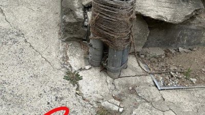 전봇대를 길고양이 스크래쳐로 만든